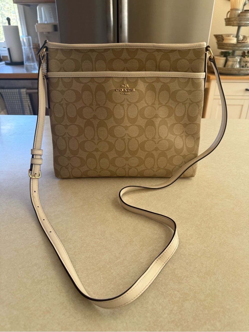 Coach Signature Canvas Crossbody Bag in Khaki/Chalk with Matching Wallet EUC - Picture 2 of 15